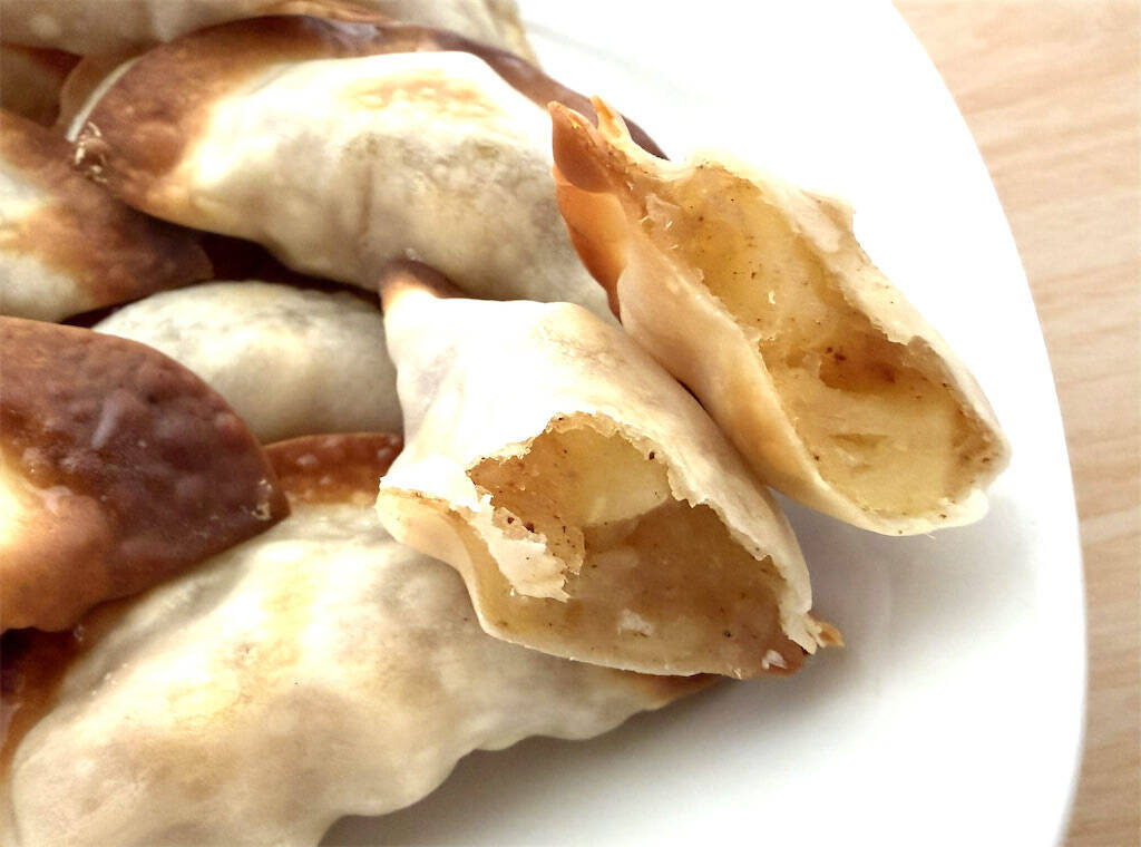 【餃子の皮スイーツ】これアップルパイじゃん♡さつまいもとりんごで「トースター焼餃子」作ってみた！