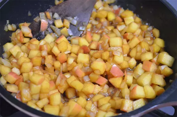 「【豚肉×りんご!?】驚きの共演「りんごソースの豚肉ソテー」作ってみた！角切りがポイント♪【農家直伝】」の画像