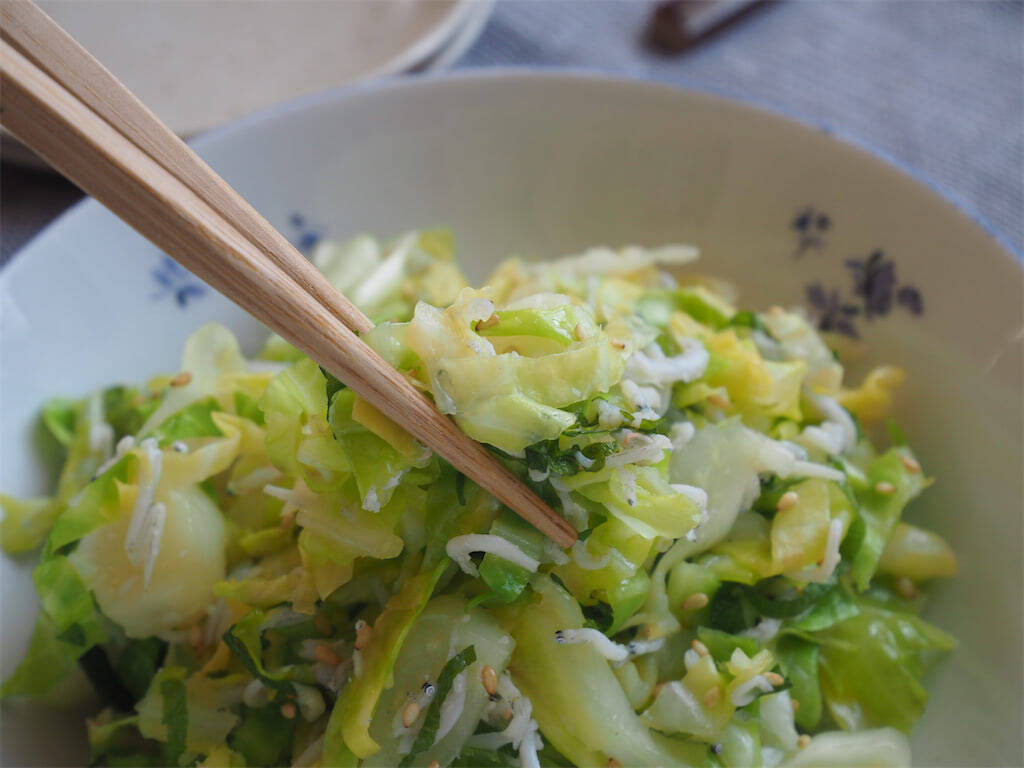 【お湯をかけて甘さ倍増】春キャベツを「青じそ＆しらす」で和えてみた！パーフェクトな旨味バランス♡