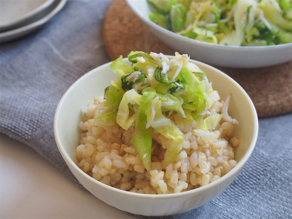 【お湯をかけて甘さ倍増】春キャベツを「青じそ＆しらす」で和えてみた！パーフェクトな旨味バランス♡