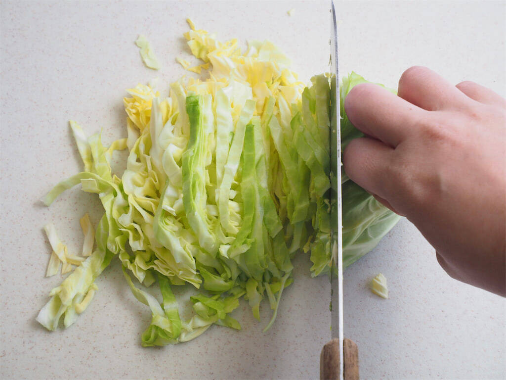 【お湯をかけて甘さ倍増】春キャベツを「青じそ＆しらす」で和えてみた！パーフェクトな旨味バランス♡