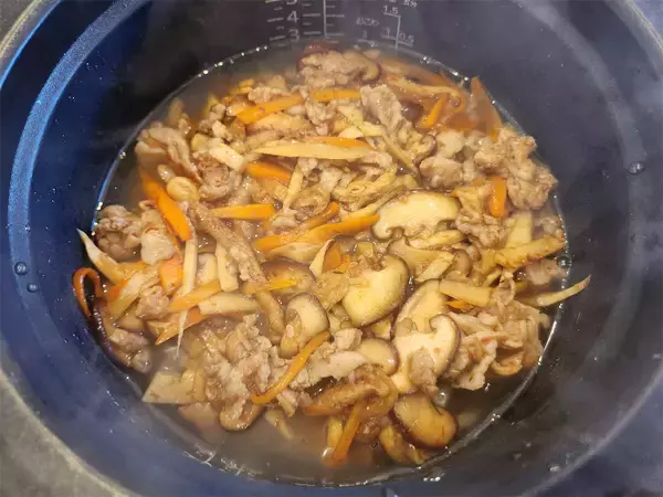 「【リュウジのお餅アレンジ】もち米不要！サトウの切り餅を混ぜて「至高のおこわ」が出来た♪もっちもち♡」の画像