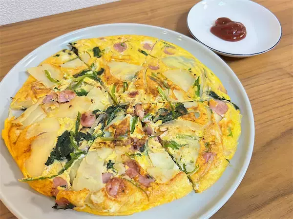 【献立考えるのメンドイあなたへ…】一皿で全おかず完成♪野菜マシマシ「スパニッシュオムレツ」作ってみた！
