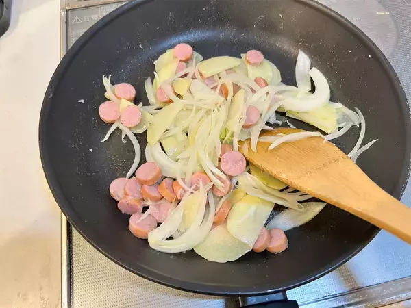 「【献立考えるのメンドイあなたへ…】一皿で全おかず完成♪野菜マシマシ「スパニッシュオムレツ」作ってみた！」の画像