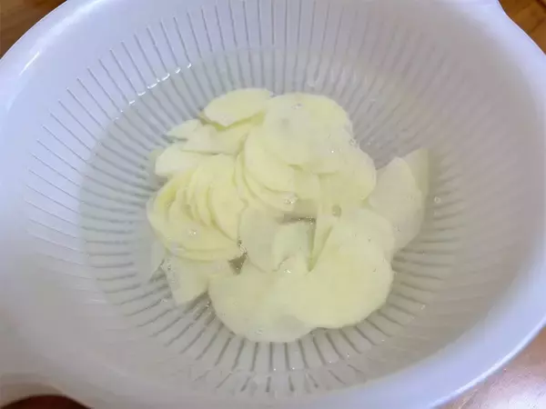 「【献立考えるのメンドイあなたへ…】一皿で全おかず完成♪野菜マシマシ「スパニッシュオムレツ」作ってみた！」の画像