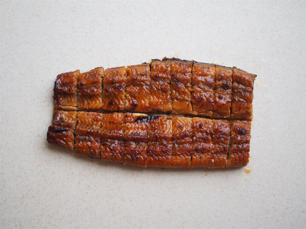 【うなぎ1/2枚で料亭級】ふわっと卵と薬味が粋な「うなぎと玉子の混ぜご飯」作ってみた！