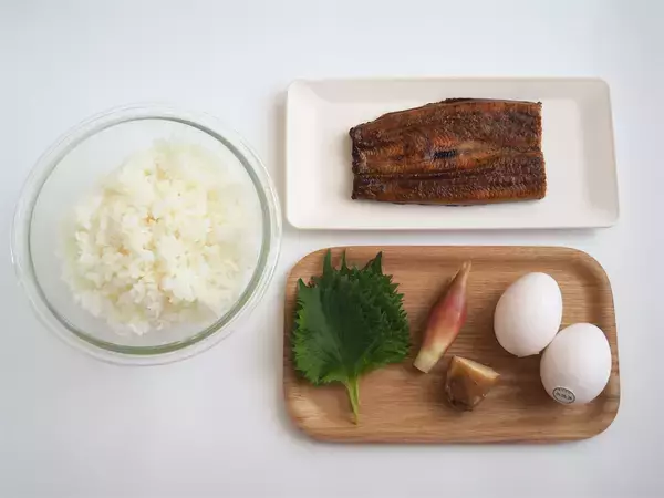 「【うなぎ1/2枚で料亭級】ふわっと卵と薬味が粋な「うなぎと玉子の混ぜご飯」作ってみた！」の画像