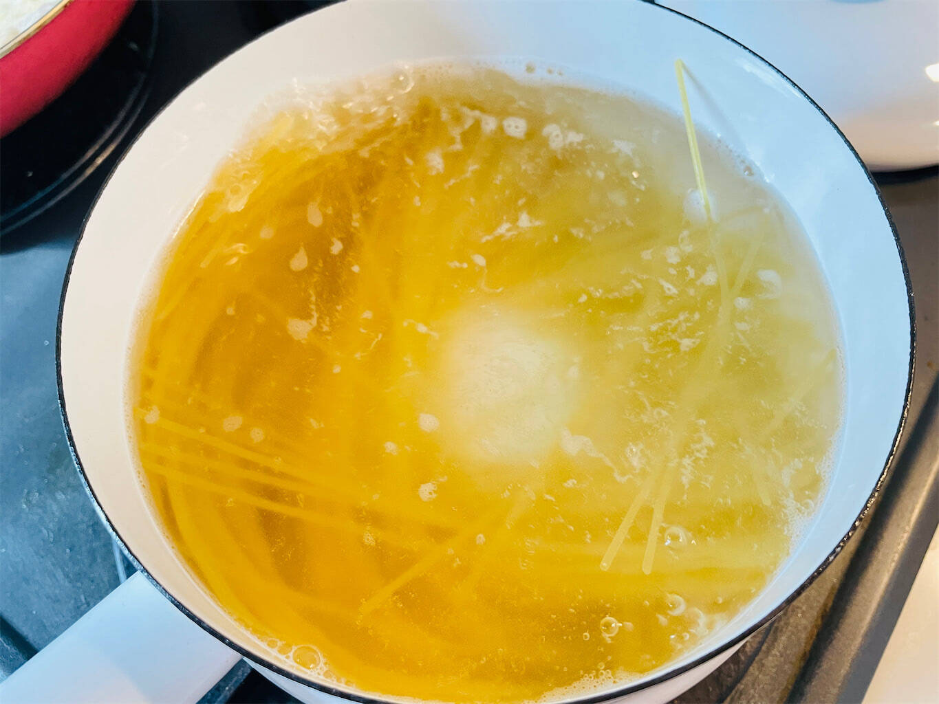 【春になったら絶対作れ】菜の花×新玉ねぎで「カルボナーラ」作ってみた！濃厚クリームが沼るおいしさ♡