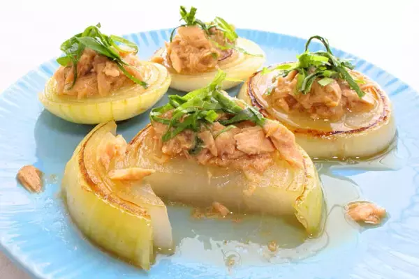 「【玉ねぎステーキを極上に仕上げる】裏ワザ「コールドスタート」で甘さ最大限に引き出してみた！食感シャキッ♪」の画像