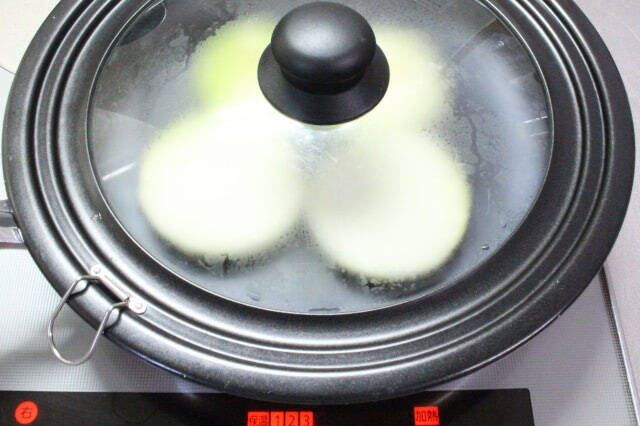 【玉ねぎステーキを極上に仕上げる】裏ワザ「コールドスタート」で甘さ最大限に引き出してみた！食感シャキッ♪