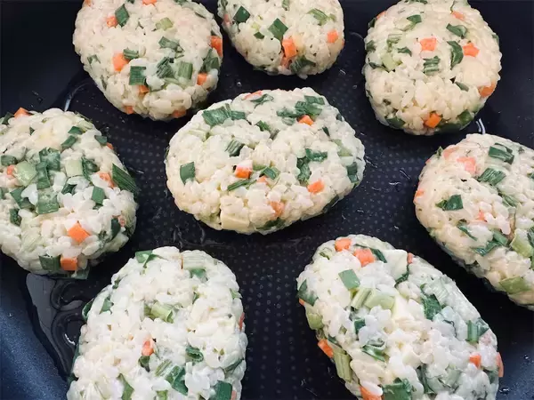 「【埼玉県民熱愛】残りご飯で故郷の味!?「焼きびん」作ろう！腹ペコ歓喜のチカラ飯♡甘辛ダレも沼る～【農家直伝】」の画像