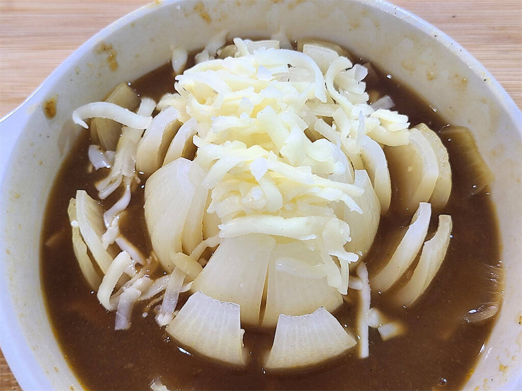 新玉ねぎ1個使ってスープ作ろっ♡レンジで簡単！カレー味とコンソメ味の「とろ～り新玉スープ」に挑戦♪