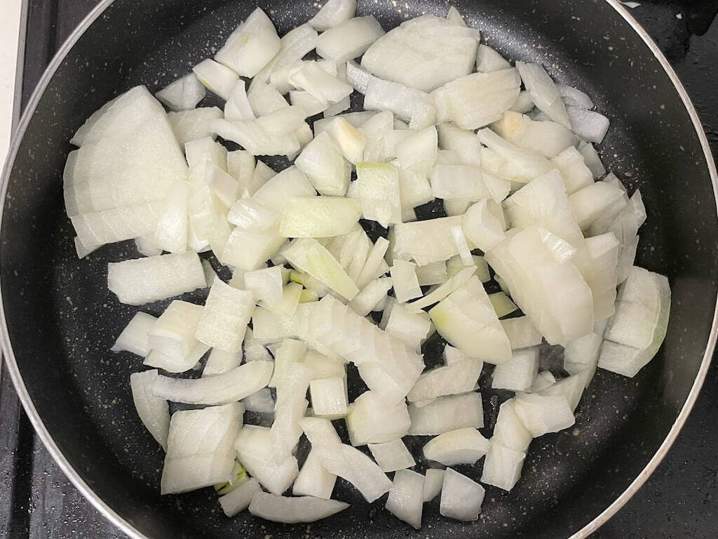 【ご飯のお供】簡単ズボラ飯「玉ねぎの田舎みそ」作ってみた！トロトロ甘辛いみそダレでご飯がススム！