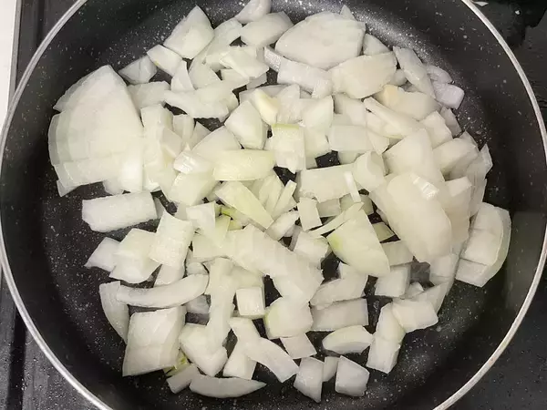 「【ご飯のお供】簡単ズボラ飯「玉ねぎの田舎みそ」作ってみた！トロトロ甘辛いみそダレでご飯がススム！」の画像