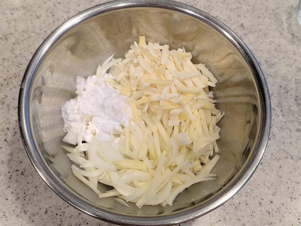 【玉ねぎ×じゃがいも】でシャキホク食感♡な「爆速チーズ焼き」作ろう！旨さの秘訣は…材料の黄金比【農家直伝】