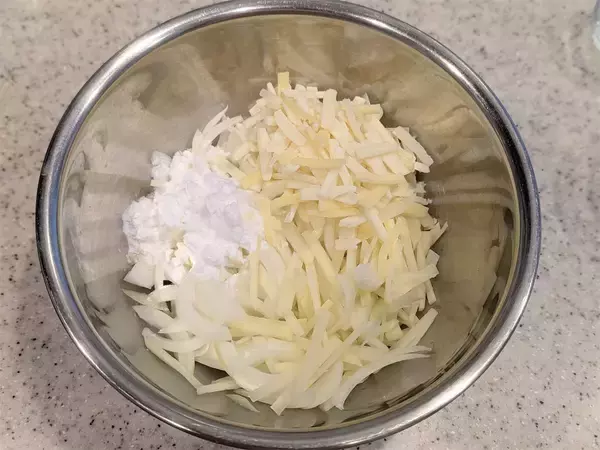 「【玉ねぎ×じゃがいも】でシャキホク食感♡な「爆速チーズ焼き」作ろう！旨さの秘訣は…材料の黄金比【農家直伝】」の画像