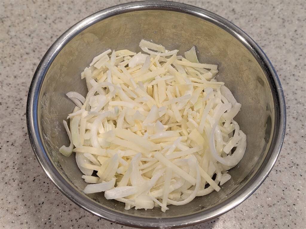 【玉ねぎ×じゃがいも】でシャキホク食感♡な「爆速チーズ焼き」作ろう！旨さの秘訣は…材料の黄金比【農家直伝】