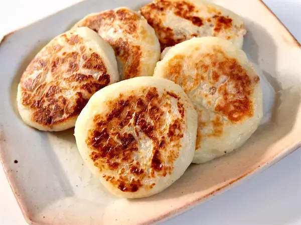 【節約じゃがいもレシピ】薄皮もちもち食感がうんまい♡「平焼きポテトおやき」作ろう！