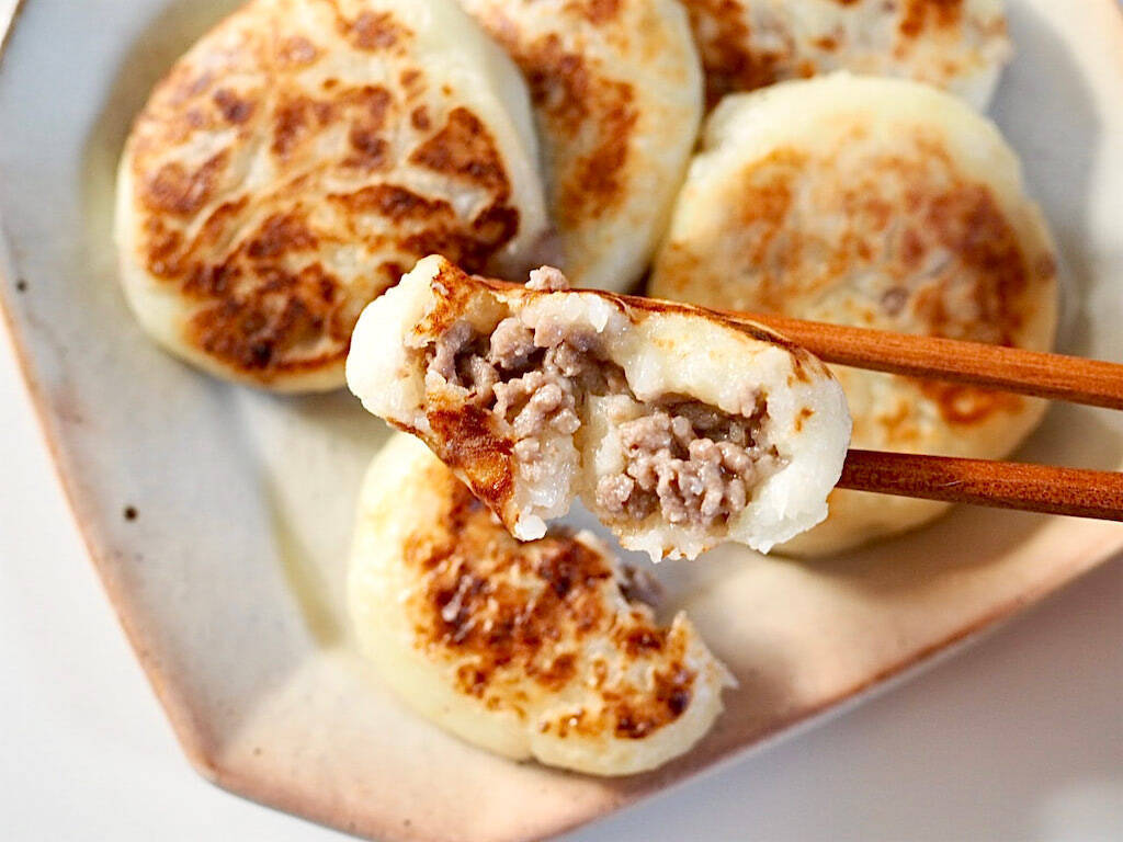 【節約じゃがいもレシピ】薄皮もちもち食感がうんまい♡「平焼きポテトおやき」作ろう！