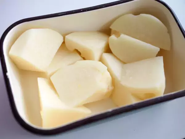 「【節約じゃがいもレシピ】薄皮もちもち食感がうんまい♡「平焼きポテトおやき」作ろう！」の画像