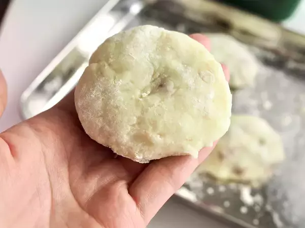 「【節約じゃがいもレシピ】薄皮もちもち食感がうんまい♡「平焼きポテトおやき」作ろう！」の画像