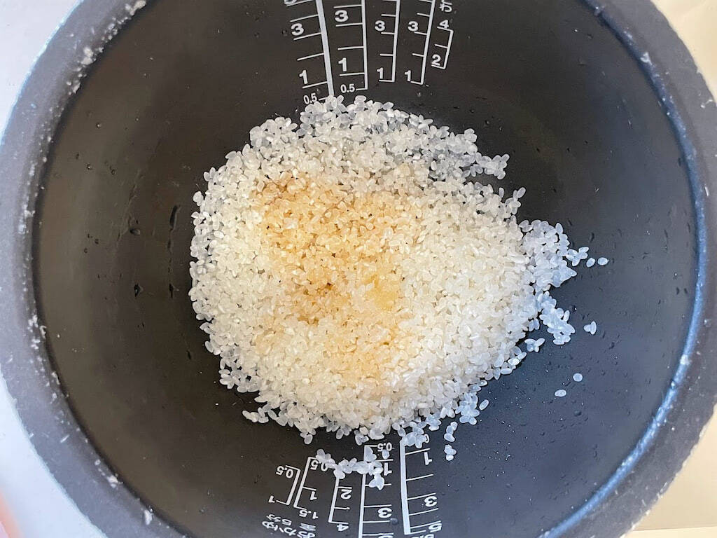【炊飯器レシピ】牛肉をもみ込んで作る「牛肉タレ」をお米に吸わせて！「牛肉の炊き込みご飯」作ってみた