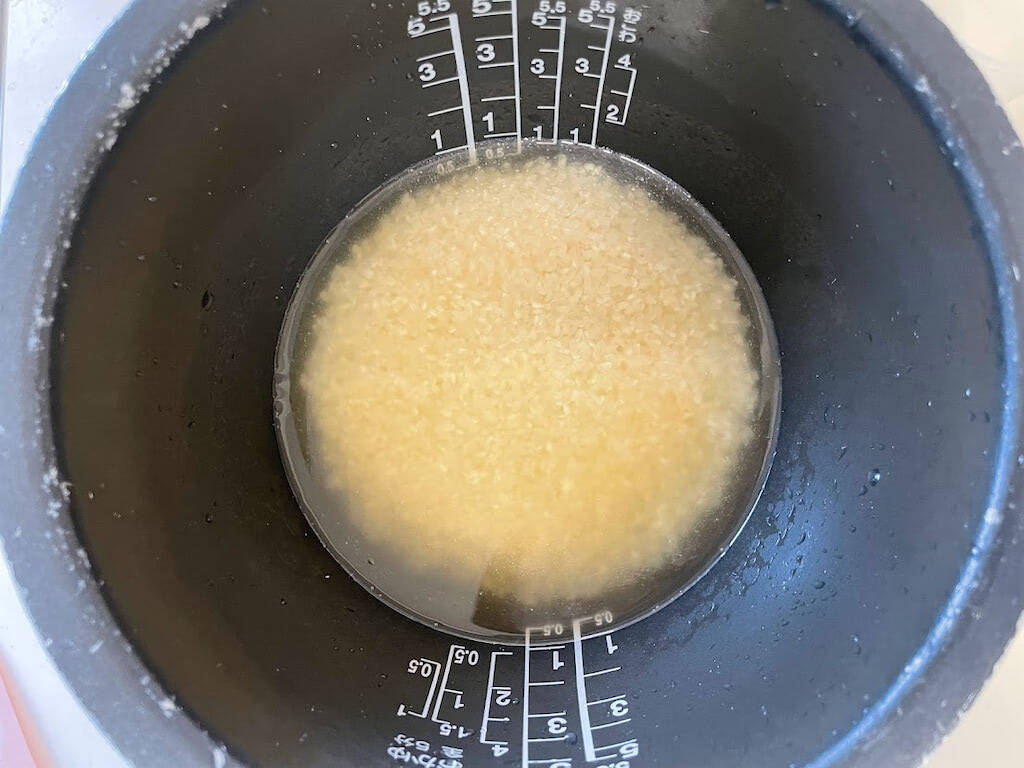 【炊飯器レシピ】牛肉をもみ込んで作る「牛肉タレ」をお米に吸わせて！「牛肉の炊き込みご飯」作ってみた