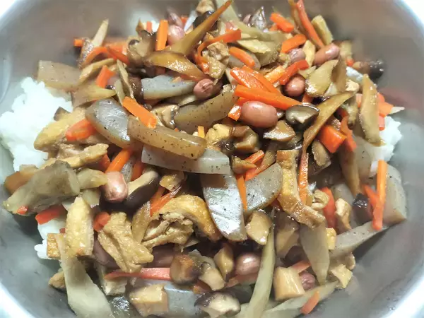 「【絶品！郷土メシ】徳島県の郷土料理「かきまぜ」作ってみた！酢飯のゆずの香り鮮烈♪そこに金時豆の甘みが…」の画像