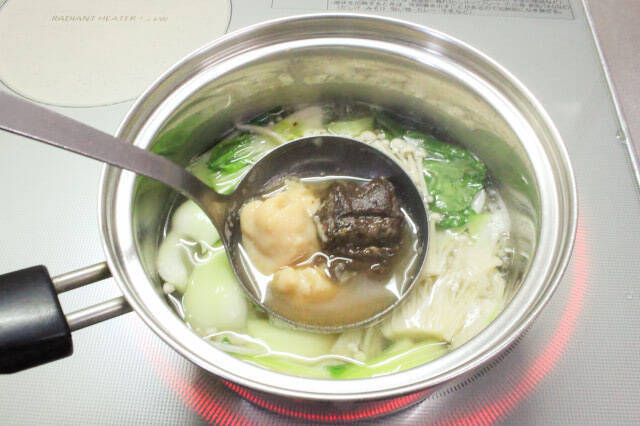【野菜不足はみそ汁で解消！】野菜2種とえのきで「栄養みそ汁」作ってみた！玉ねぎは生のままトッピングが吉♪