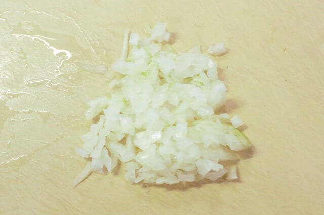 【野菜不足はみそ汁で解消！】野菜2種とえのきで「栄養みそ汁」作ってみた！玉ねぎは生のままトッピングが吉♪
