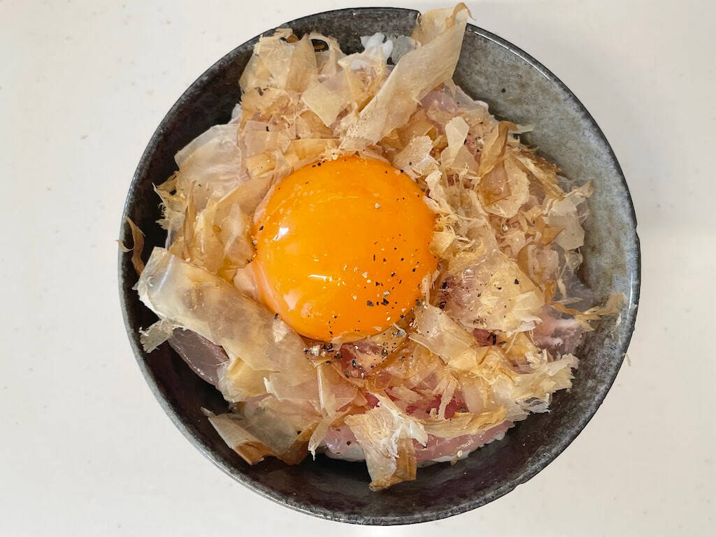 【進化系TKG⁉】包丁不要！気力1％でも作れる「生ハム丼」に挑戦♪卵黄と生ハムのコラボがたまらん♡