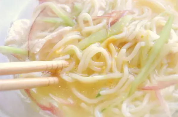 「【シェフ脇屋の凄味】甘酸っぱいスープにみょうがのコンビに昇天！「ささみとみょうがの涼麺」に挑戦♪」の画像