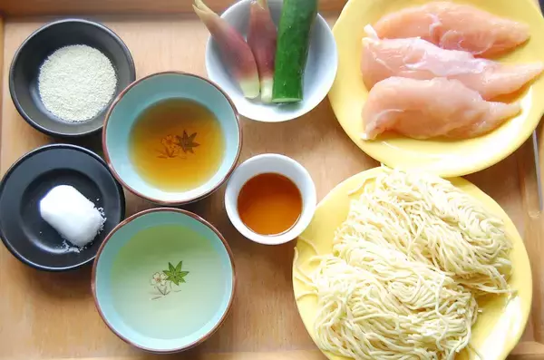 「【シェフ脇屋の凄味】甘酸っぱいスープにみょうがのコンビに昇天！「ささみとみょうがの涼麺」に挑戦♪」の画像