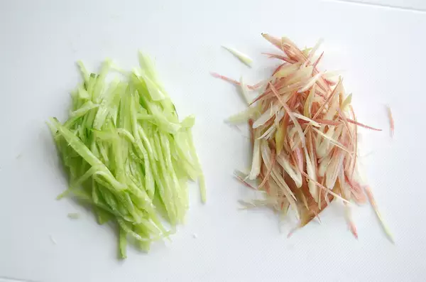 「【シェフ脇屋の凄味】甘酸っぱいスープにみょうがのコンビに昇天！「ささみとみょうがの涼麺」に挑戦♪」の画像