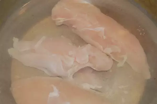 「【シェフ脇屋の凄味】甘酸っぱいスープにみょうがのコンビに昇天！「ささみとみょうがの涼麺」に挑戦♪」の画像