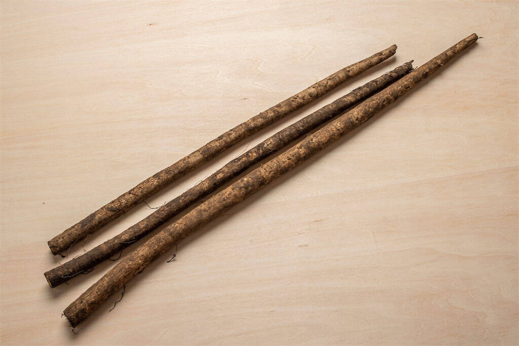 【青髪のテツ】「ごぼうの皮を剥くなんてもったいな！旨味は皮よ♡」あるモノでソフト洗いが正解!?