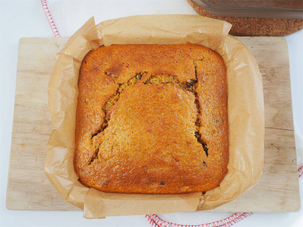 【ヘルシーにキャロ活】無糖ヨーグルトのフロスティングで「キャロケ」作ってみた！スパイス香る本格生地♪