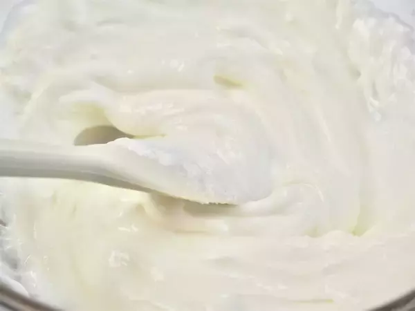 「【ヘルシーにキャロ活】無糖ヨーグルトのフロスティングで「キャロケ」作ってみた！スパイス香る本格生地♪」の画像