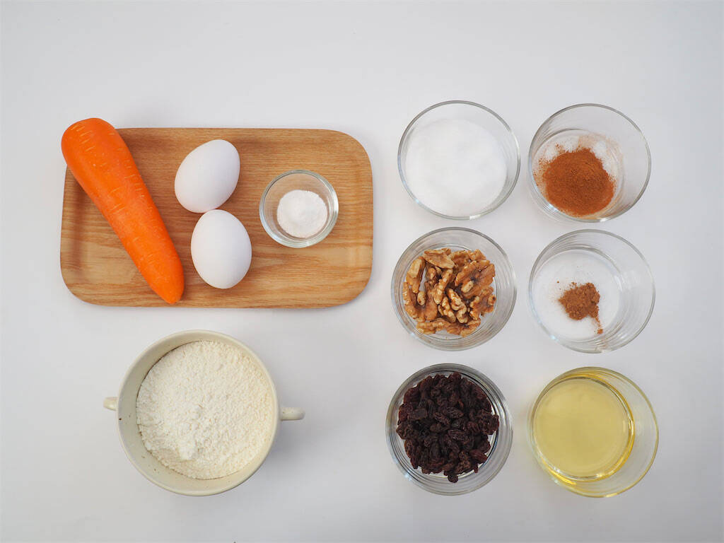 【ヘルシーにキャロ活】無糖ヨーグルトのフロスティングで「キャロケ」作ってみた！スパイス香る本格生地♪