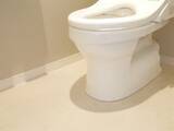 「【掃除の裏ワザ】たった2アイテムでトイレ掃除が劇的ラクに！掃除道具も手間も不要でピッカピカに♡」の画像7