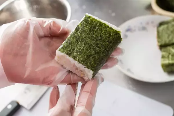 「【田園日記～農と人の物語～ Vol.33】海の幸と山の恵みをたっぷり詰めた「くるみ入り押しずし」」の画像