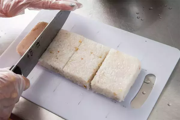 「【田園日記～農と人の物語～ Vol.33】海の幸と山の恵みをたっぷり詰めた「くるみ入り押しずし」」の画像