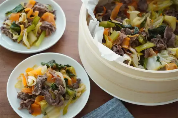 「「せいろ蒸し」デビューはコレで決まり！甘辛ダレの「牛肉のチャプチェ風」作ってみた！野菜甘っ♡【農家直伝】」の画像