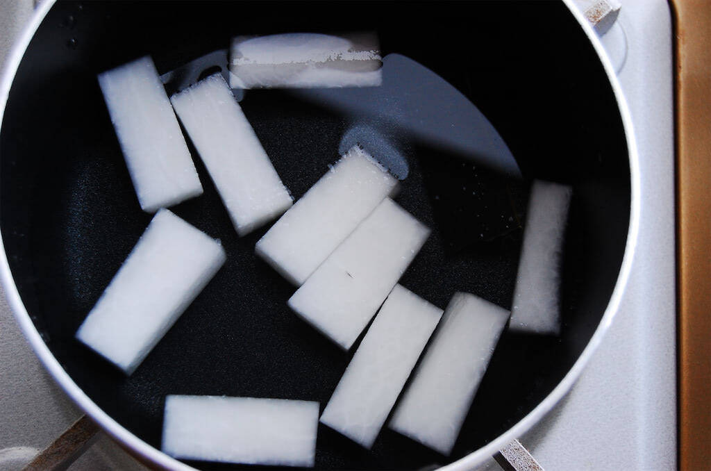【サバの旨味がこれでもかっ！】大阪の絶品おすまし「船場汁」お手軽に作ってみた♪大根がダシ吸ってトロットロ