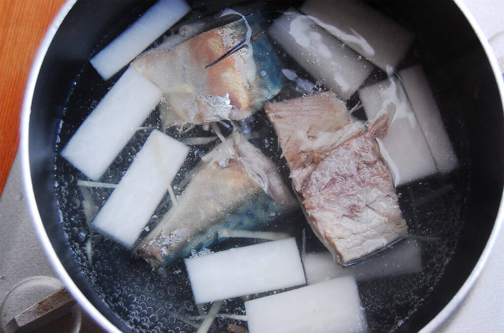 【サバの旨味がこれでもかっ！】大阪の絶品おすまし「船場汁」お手軽に作ってみた♪大根がダシ吸ってトロットロ