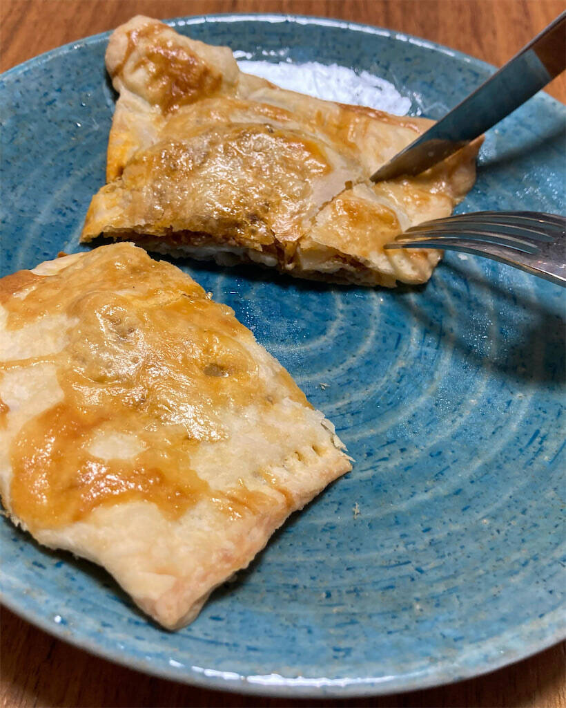 【この味、絶対夢中になる！】パイシートで簡単「ミートパイ」作ってみた！家族内大ブーム到来【Ayumiの漫画】
