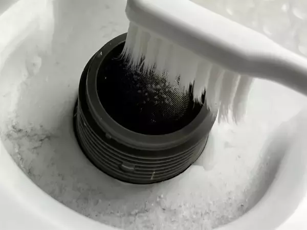 「【洗濯機の超裏ワザ】「洗濯時間かかり過ぎ…」なら〇〇を掃除してみて！洗濯が“爆速”で終わります！」の画像