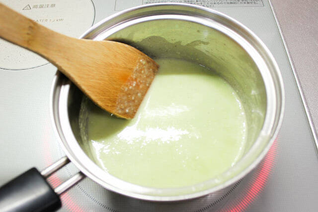 【シェフ三國の簡単レシピ】ブイヨン不要の水だけ調理！なのに贅沢な味わいの「そら豆のスープ」に挑戦♪