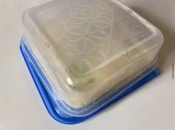 「【おからパウダーが主食に!?】しっとり滋味深〜い「おかずパンケーキ」作ってみた！慌ただしい朝、レンチンで◎」の画像