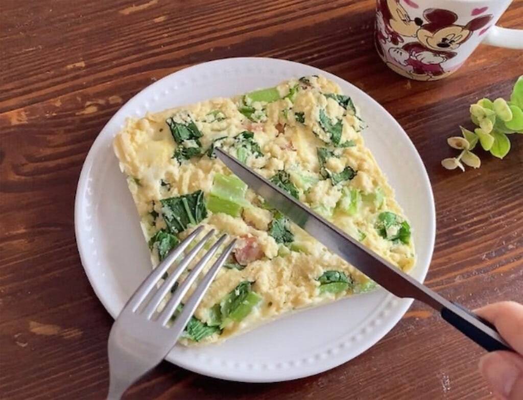 【おからパウダーが主食に!?】しっとり滋味深〜い「おかずパンケーキ」作ってみた！慌ただしい朝、レンチンで◎